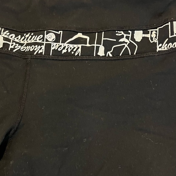 Lululemon Reversible Women’s Vintage Bike Shorts old school black white 8 - Picture 6 of 7